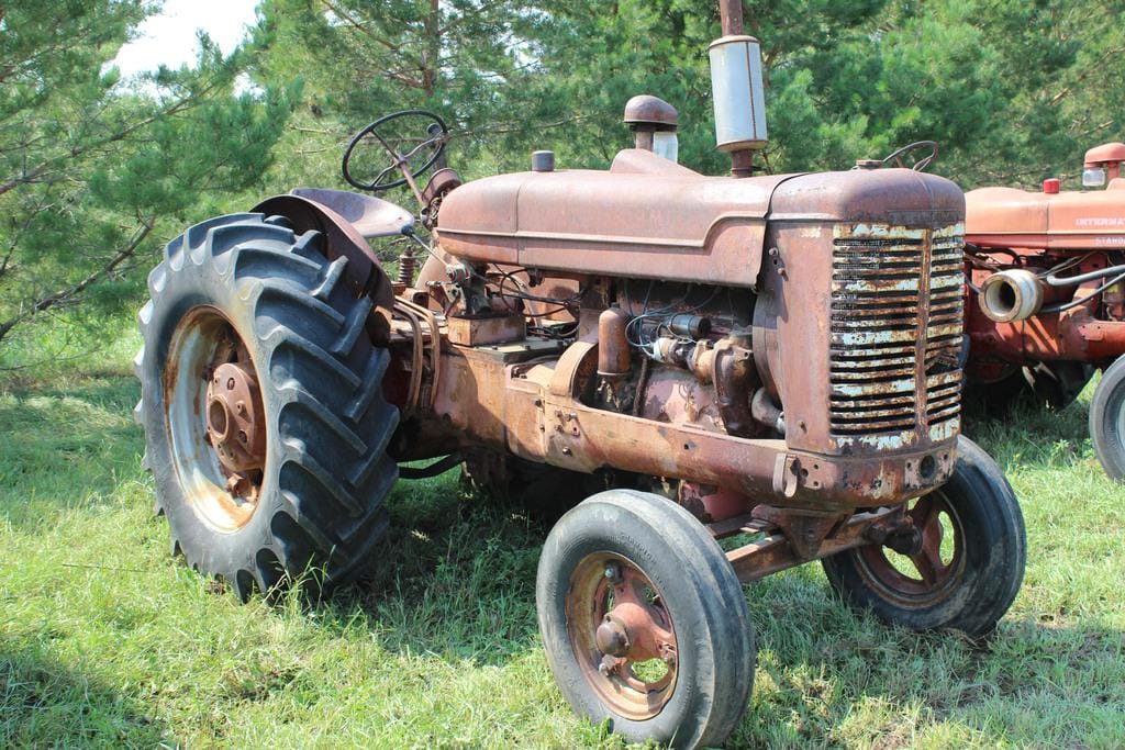 Main image International Harvester W-6