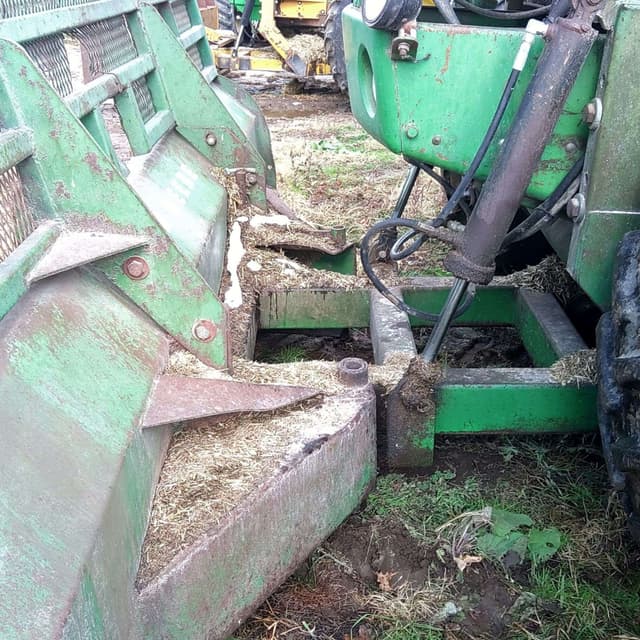 Image of John Deere 8440 equipment image 4