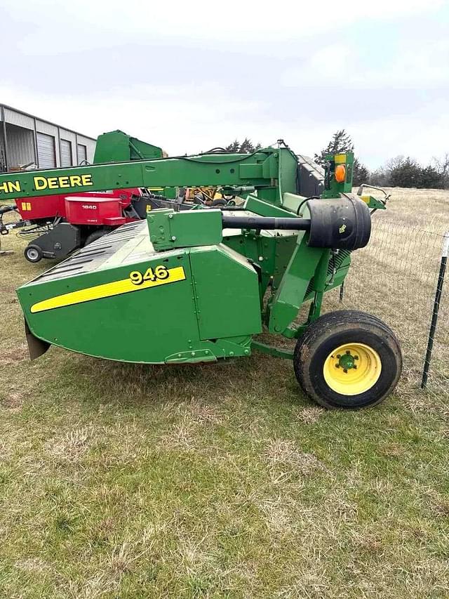 Image of John Deere 946 equipment image 4