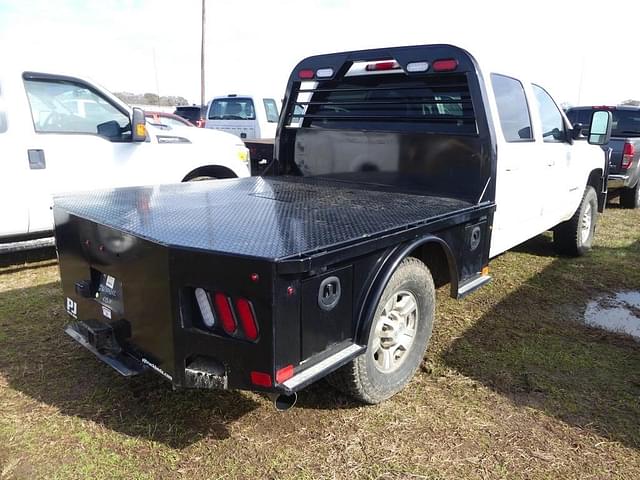 Image of Chevrolet 2500HD equipment image 3