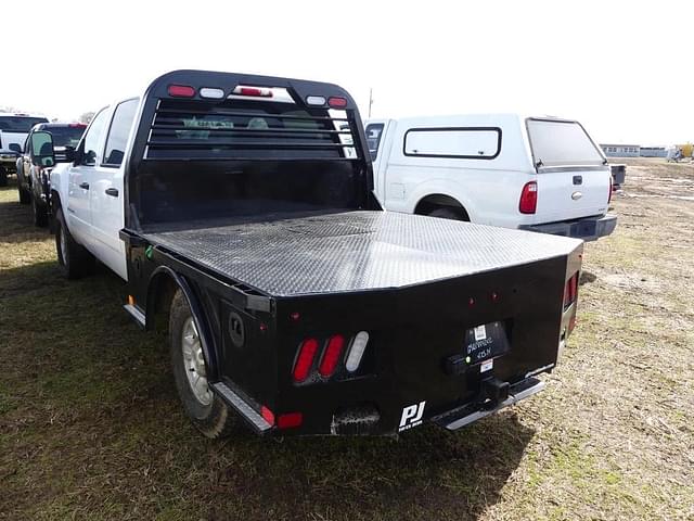 Image of Chevrolet 2500HD equipment image 4