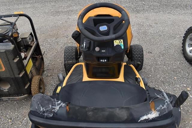 Image of Cub Cadet XT1 equipment image 4