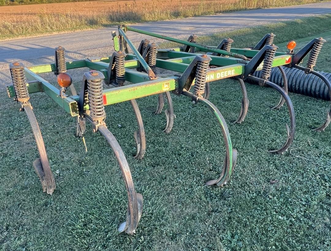 Image of John Deere 610 Primary image