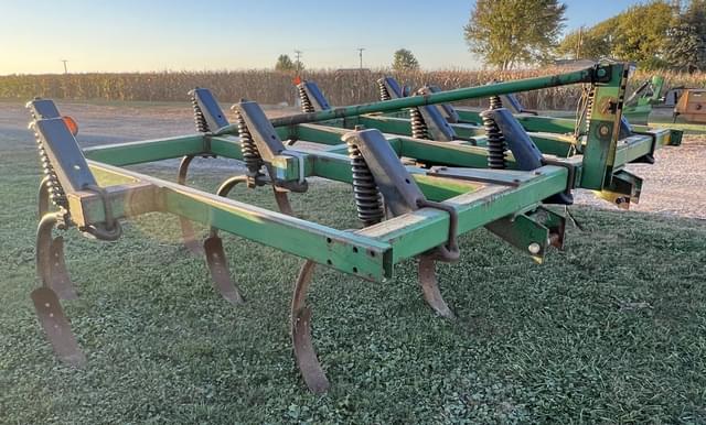 Image of John Deere 610 equipment image 3