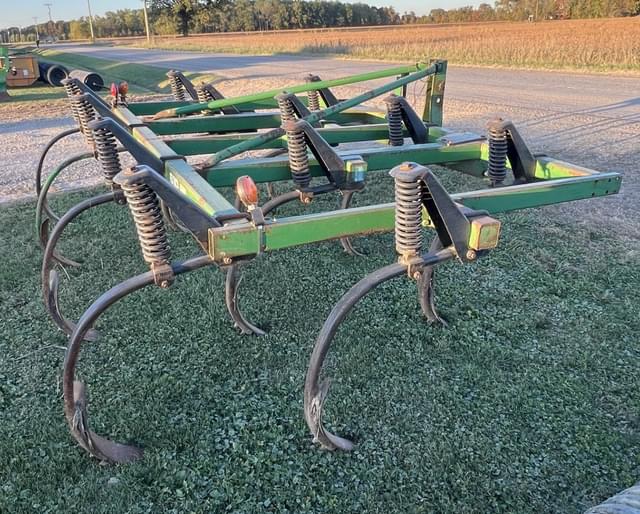 Image of John Deere 610 equipment image 1