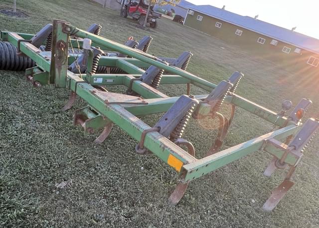 Image of John Deere 610 equipment image 4