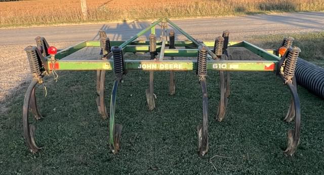 Image of John Deere 610 equipment image 2