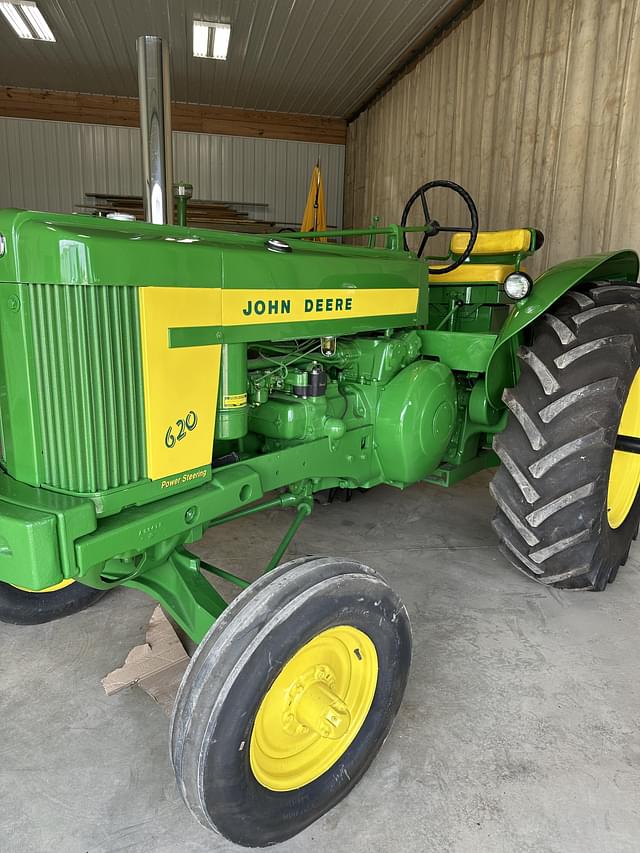 Image of John Deere 620 equipment image 1