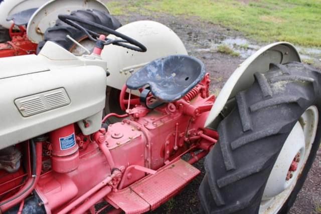 Image of Ford Jubilee equipment image 4