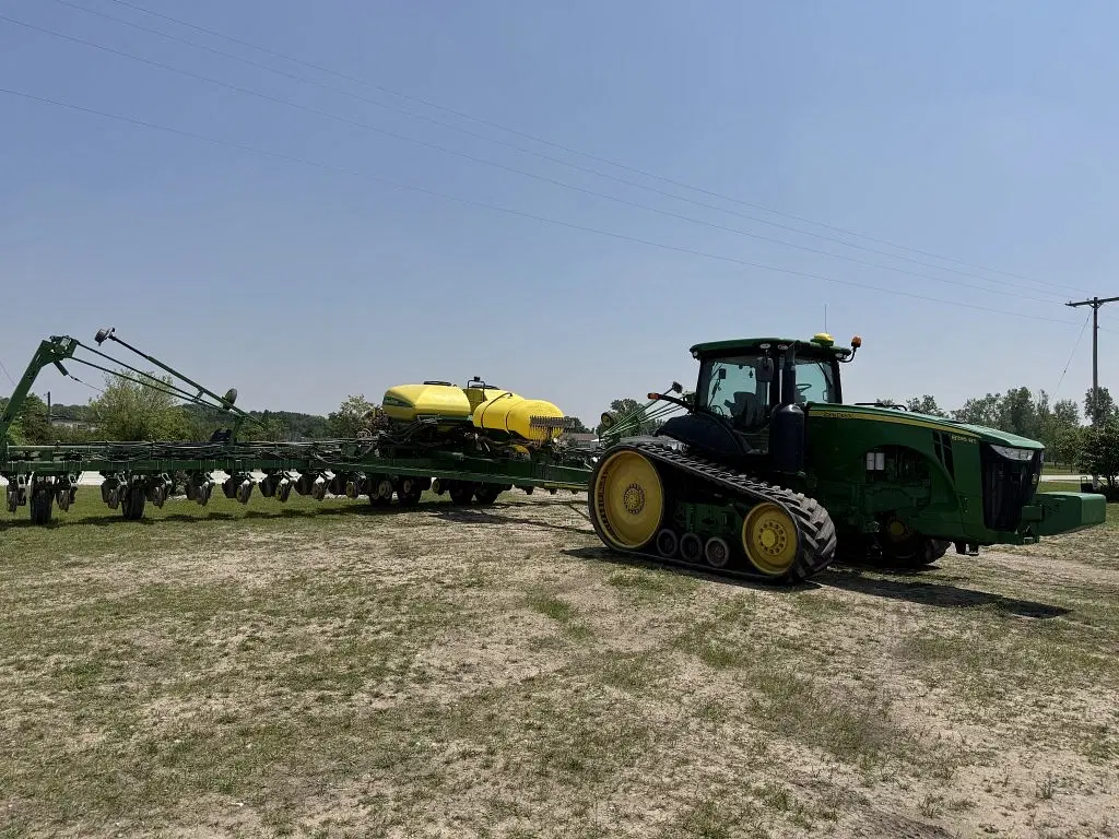 Image of John Deere 1770 Image 1