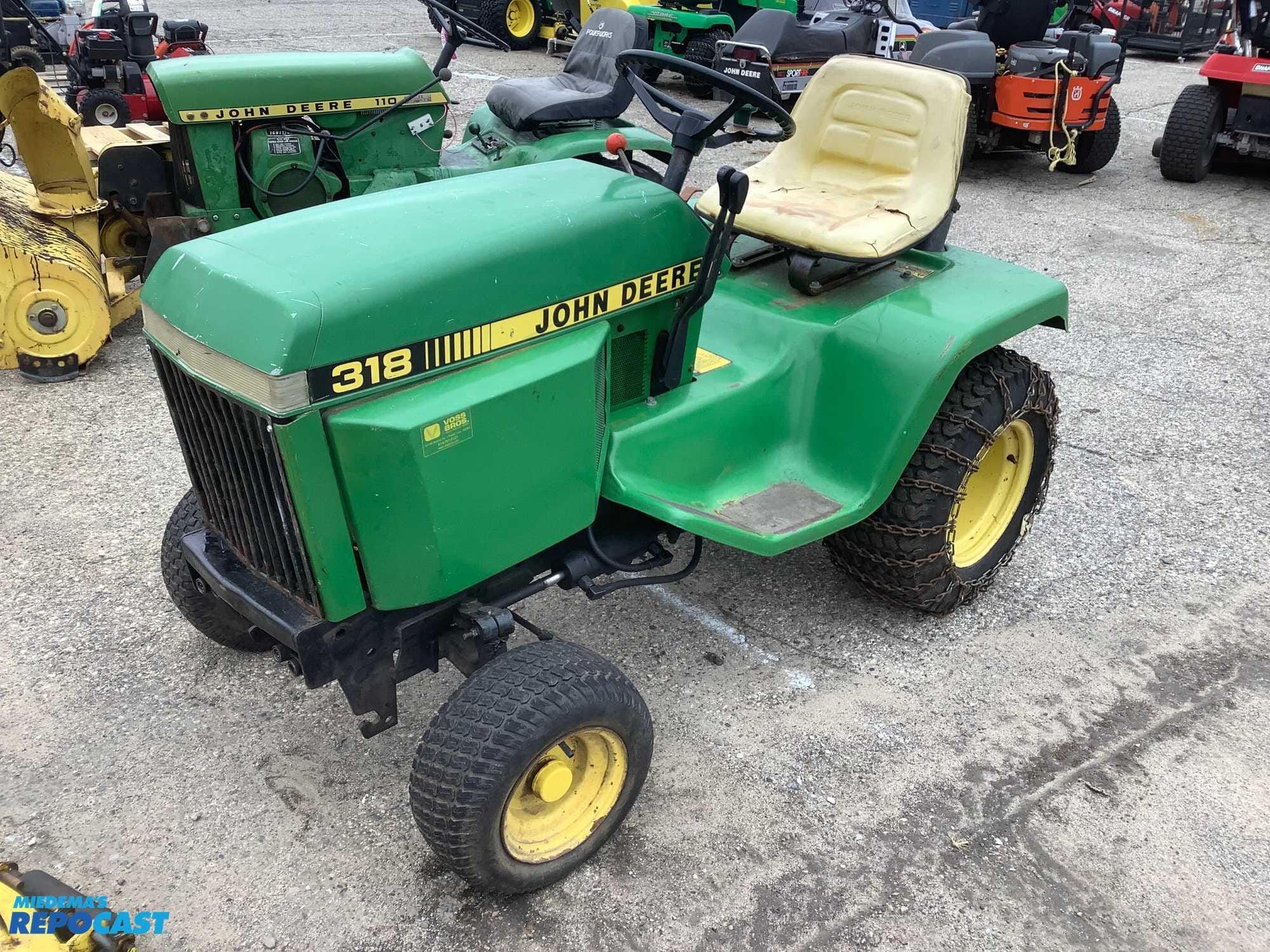 Main image John Deere 318