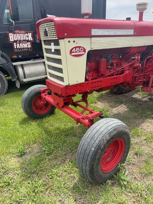 Image of Farmall 460 equipment image 4