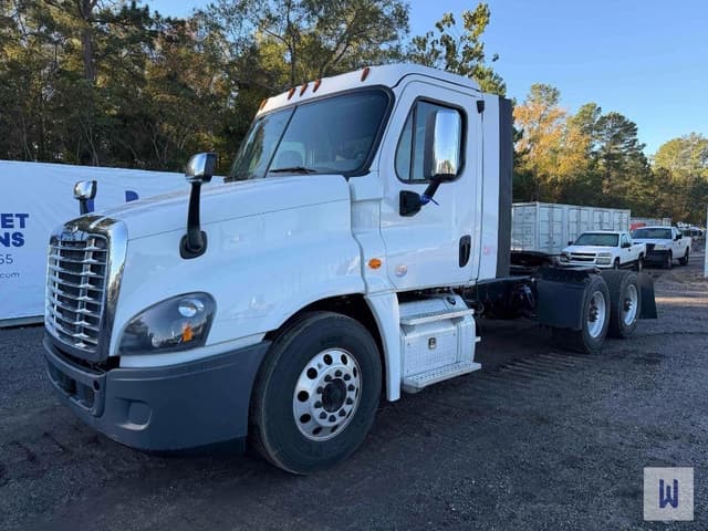 Image of Freightliner Cascadia 125 equipment image 1