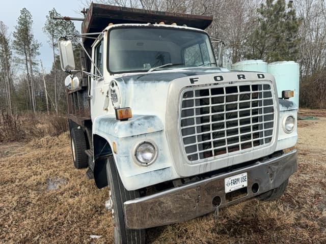 Image of Ford F-8000 equipment image 4