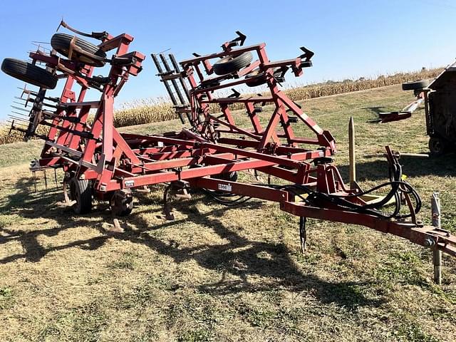 Image of International Harvester 4800 equipment image 1