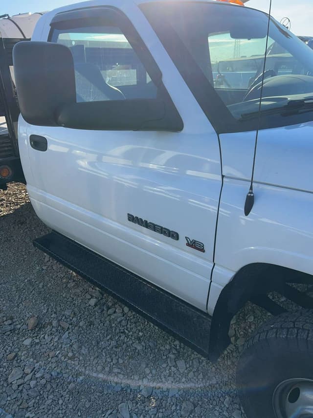 Image of Dodge Ram 3500 equipment image 3