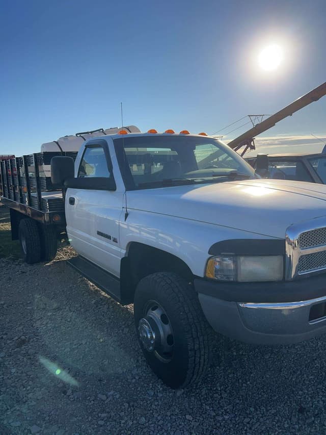 Image of Dodge Ram 3500 equipment image 1