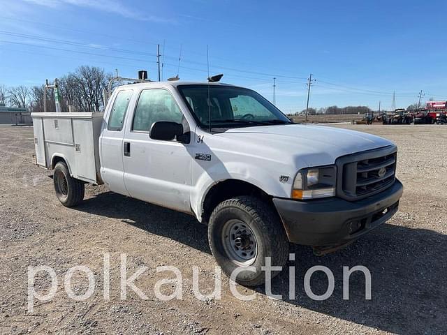 Image of Ford F-350 equipment image 1