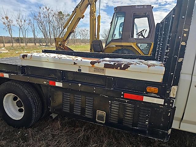 Image of Ford F-350 equipment image 3