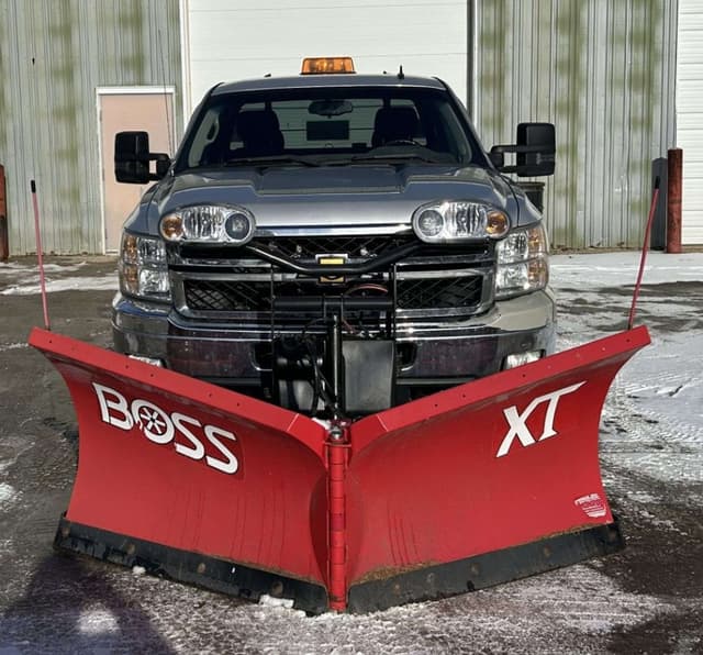 Image of Chevrolet 2500 equipment image 3