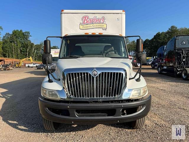 Image of International Durastar 4300 equipment image 1
