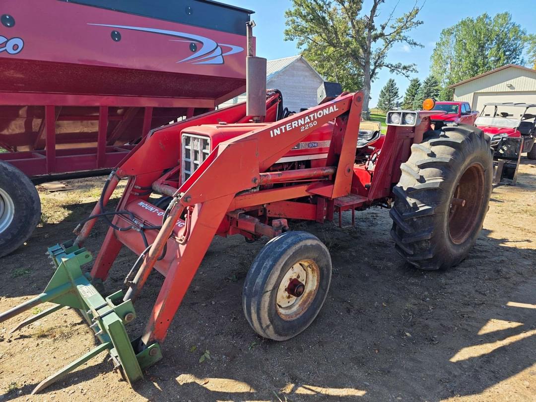 Image of International Harvester 674 Primary image