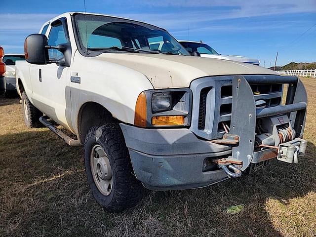 Image of Ford F-250 equipment image 1