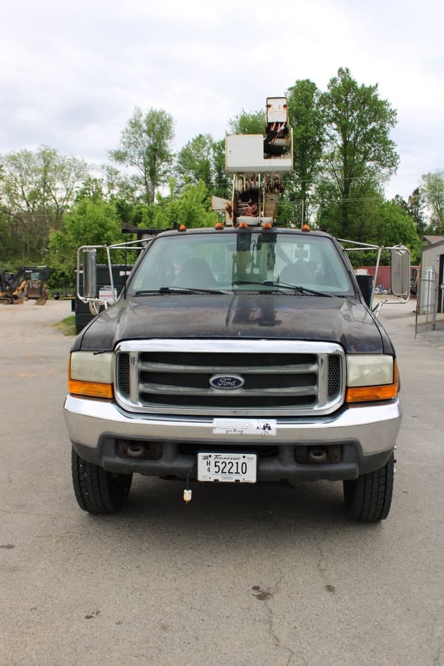 Image of Ford F-550 equipment image 1
