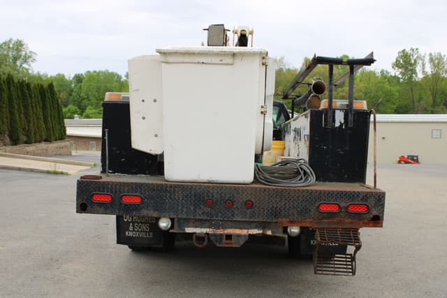 Image of Ford F-550 equipment image 3