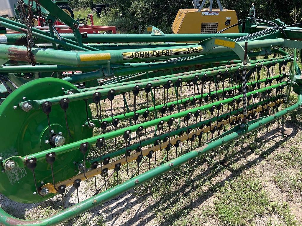 Image of John Deere 705 Image 1