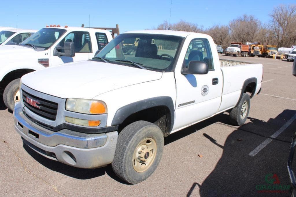 Image of GMC 2500HD Primary image