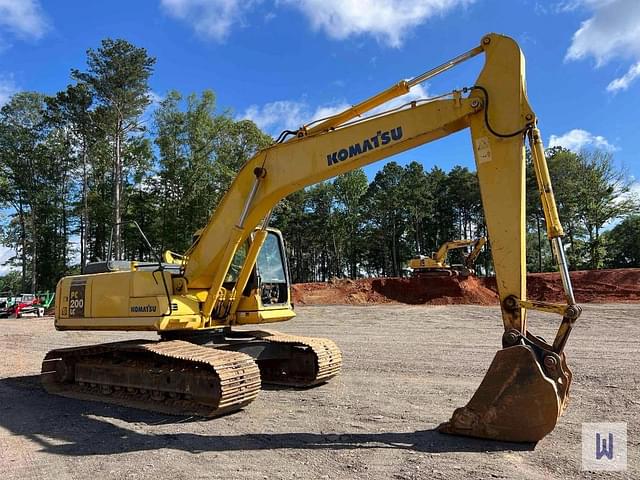 Image of Komatsu PC200LC-7 equipment image 2