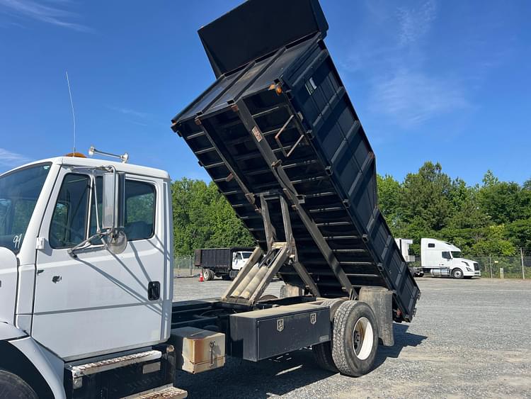 Main image Freightliner FL70 9