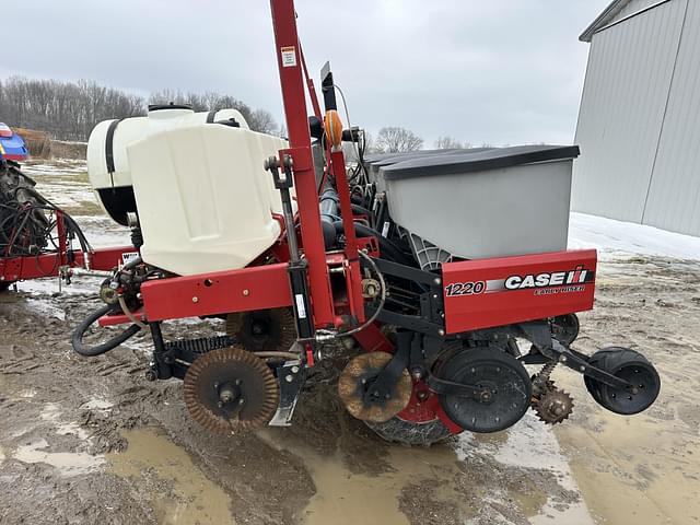 Image of Case IH 1220 equipment image 1