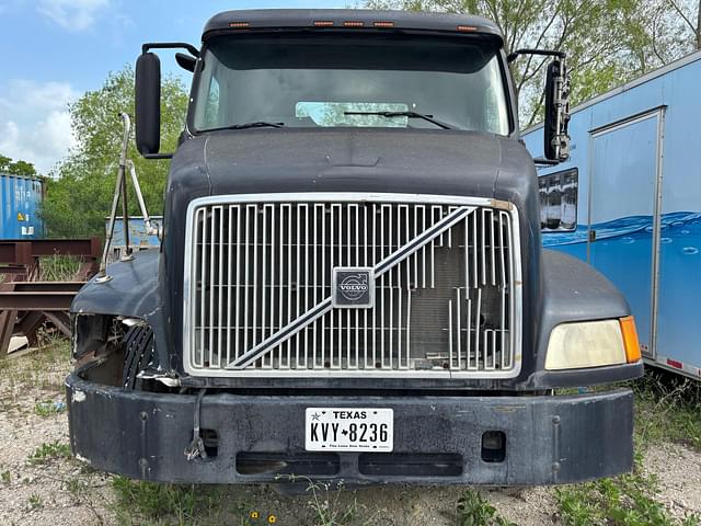 Image of Volvo VN equipment image 1