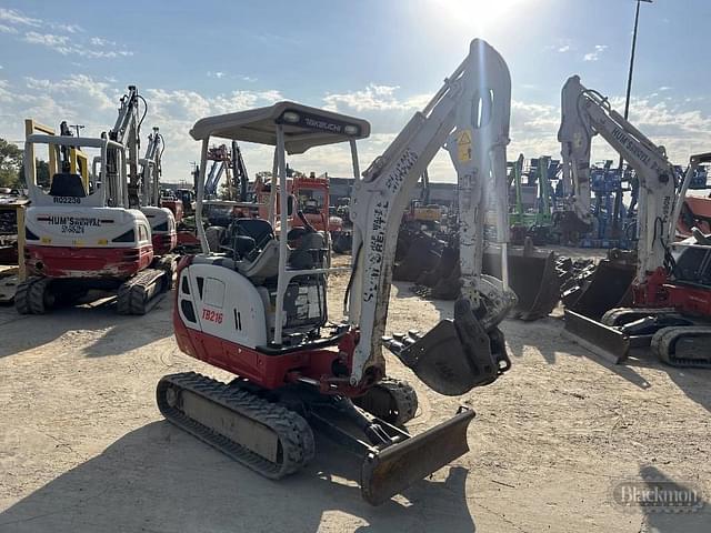 Image of Takeuchi TB216 equipment image 3