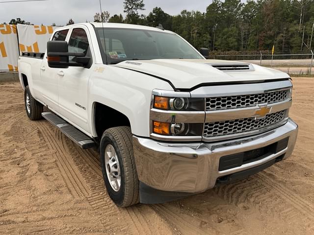 Image of Chevrolet 2500HD equipment image 2