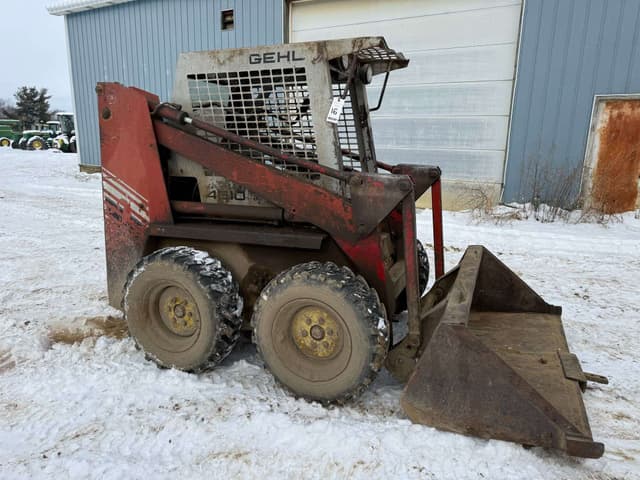 Image of Gehl 4610 equipment image 2