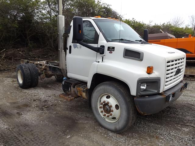 Image of Chevrolet C7500 equipment image 1