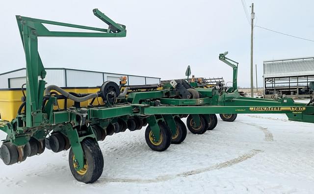 Image of John Deere 1780 equipment image 3