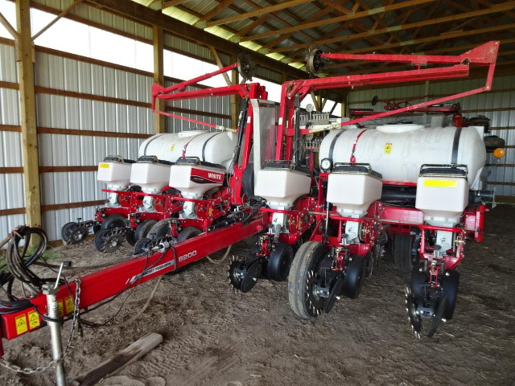 Main image White 8200