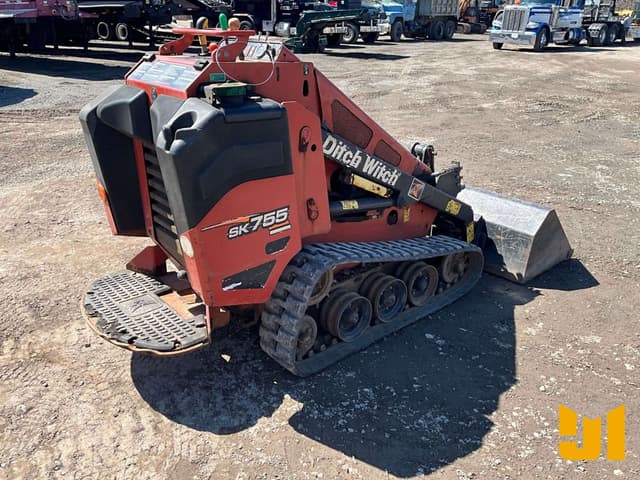 Image of Ditch Witch SK755 equipment image 4