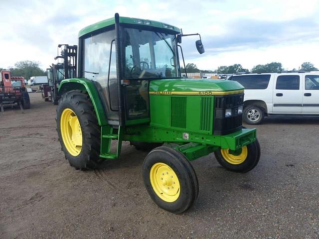 Image of John Deere 6100 equipment image 1