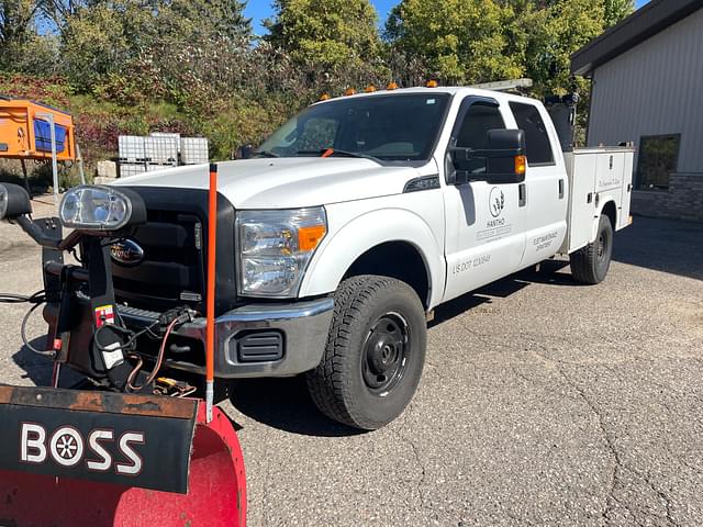 Image of Ford F-350 equipment image 2