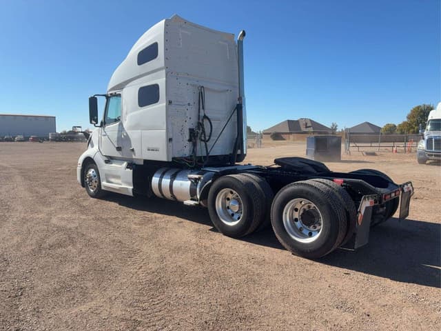 Image of Volvo VNL equipment image 3