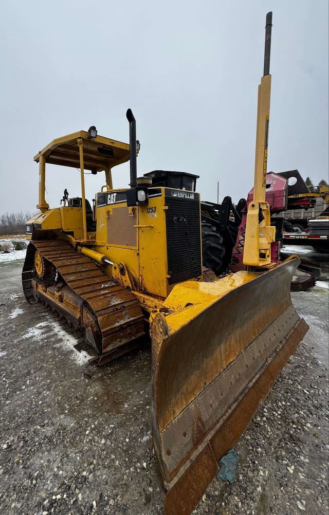 Image of Caterpillar D5M equipment image 1