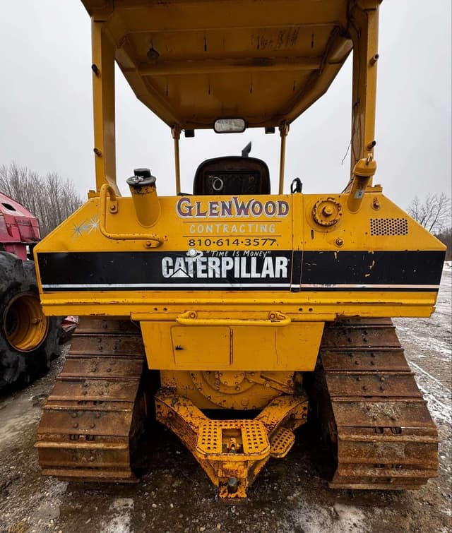 Image of Caterpillar D5M equipment image 2