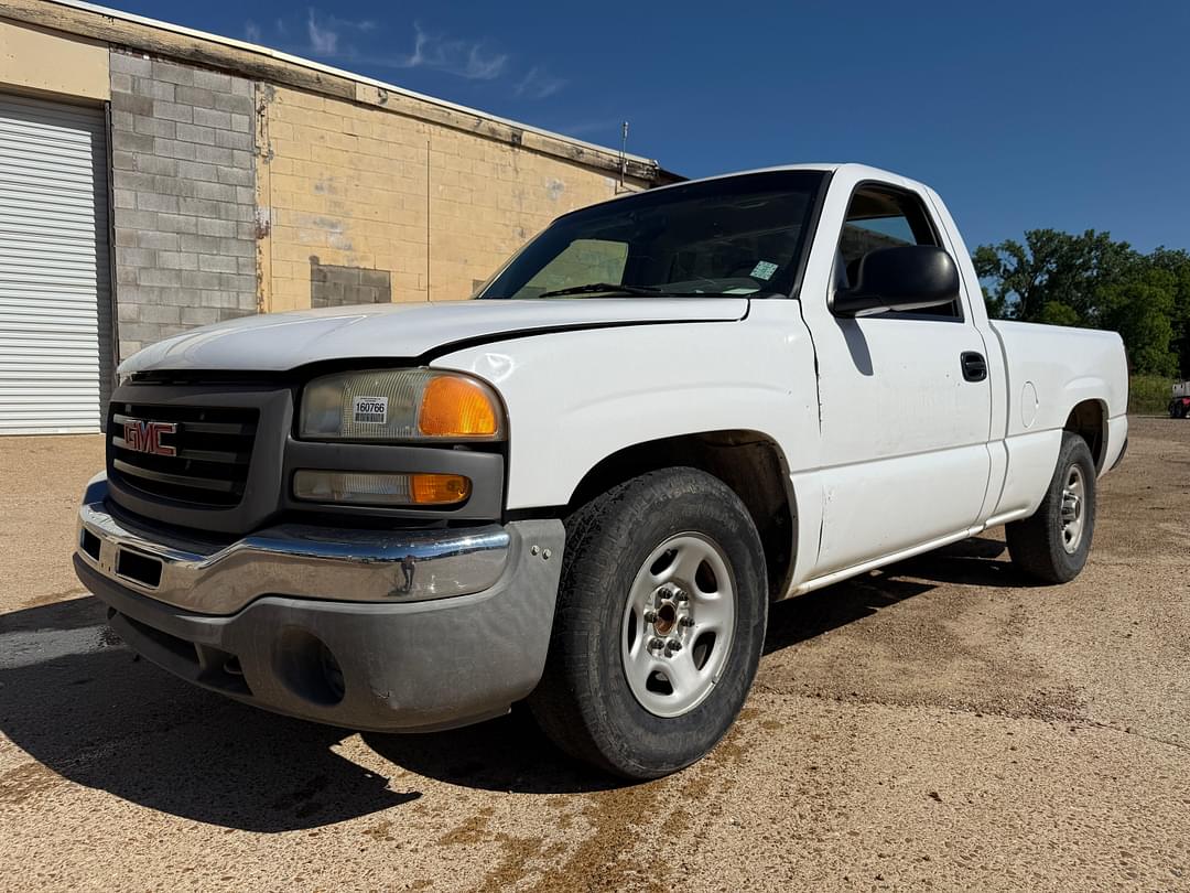 Image of GMC Sierra 1500 Primary image