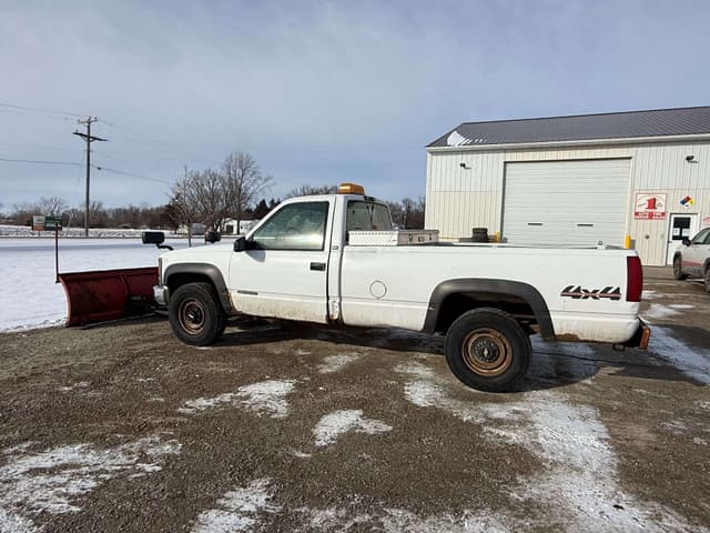 Image of Chevrolet 2500 equipment image 4