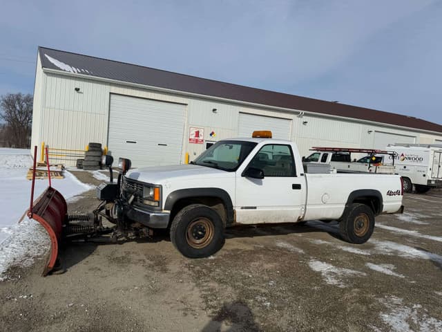 Image of Chevrolet 2500 equipment image 1